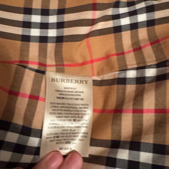 Burberry long coat in honey color. - Picture 9 of 10